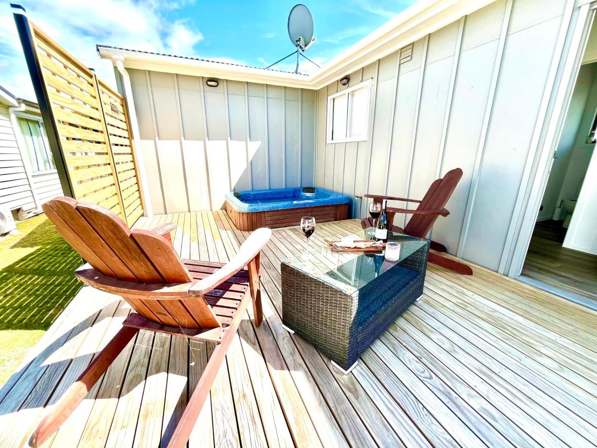 Lake Life With A Hot Tub Villa Mangakino Luaran gambar